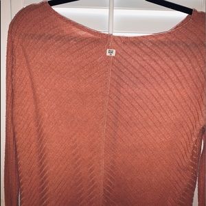 Billabong crop top (off the shoulder)